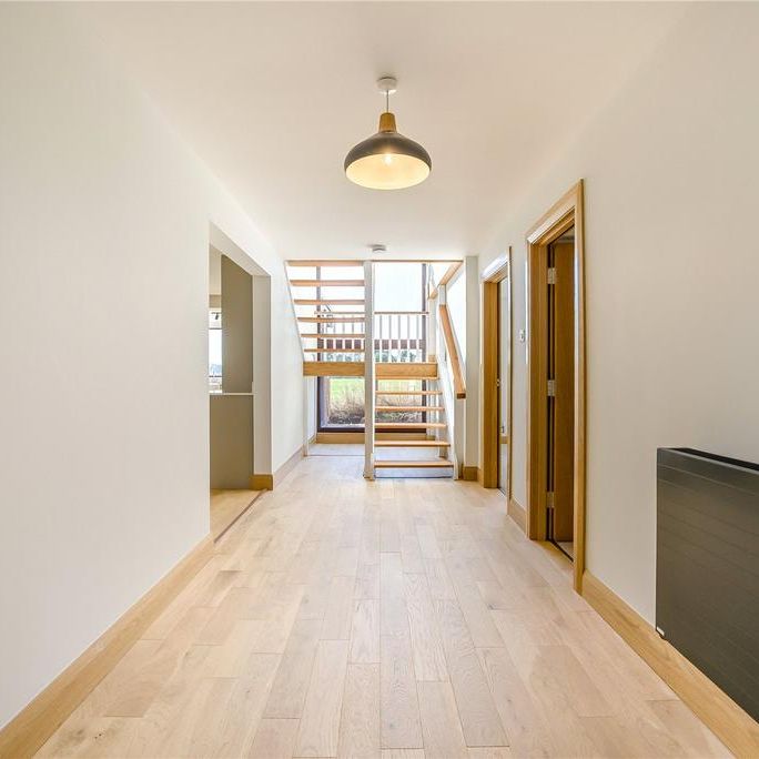 4 bedroom detached house to rent - Photo 1