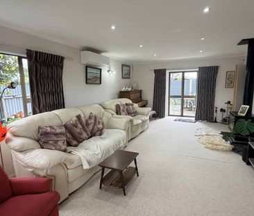 Cardiff Place, Tamatea - Photo 1