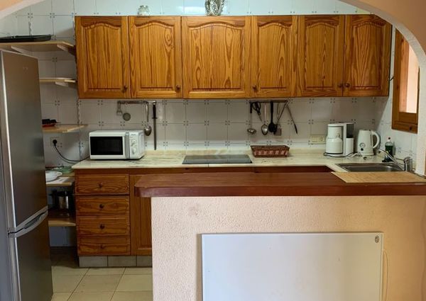 Villa for rent with 3 bedrooms and pool in Calpe for the winter season.