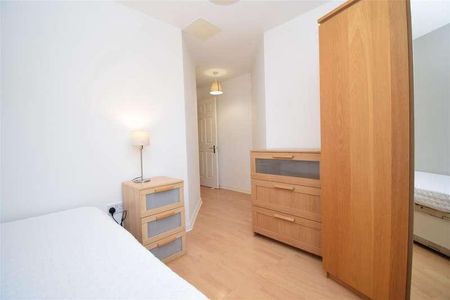 St Christophers Walk, Wakefield, WF1 - Photo 4