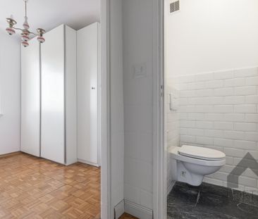 Przestronne trzypokojowe mieszkanie z balkonem na Podwalu w Jaworzn... - Фото 2