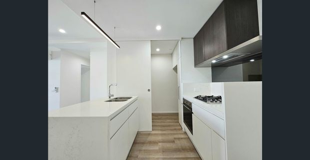 ONE BEDROOM APARTMENT IN THE HEART OF OAKLEIGH - Photo 1
