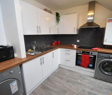 5 bedroom flat to rent - Photo 3