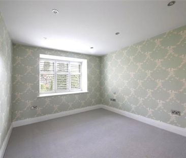 5 bedroom semi-detached house to rent - Photo 2