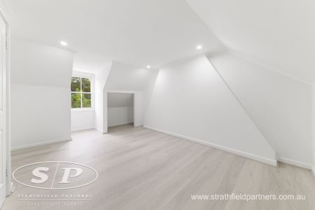 Renovated Terrace Living - Photo 3