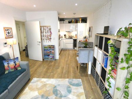 1 bedroom apartment to rent - Photo 2