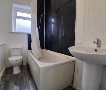 2 bedroom terraced house to rent - Photo 3