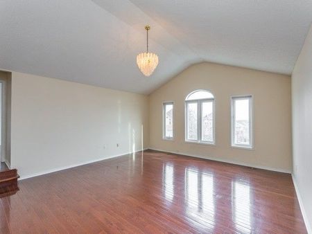 For Lease - 39 Florentine Crescent, Richmond Hill, Ontario - Photo 2