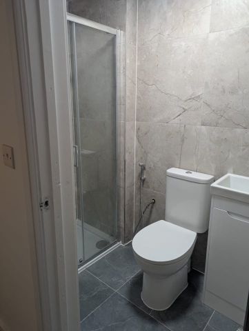 Studio Flat, Beaconsfield Road, N11 - Photo 4