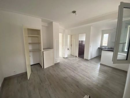 Location Appartement 3 pièces 42m² LA ROQUETTE SUR SIAGNE 06550 - Photo 2