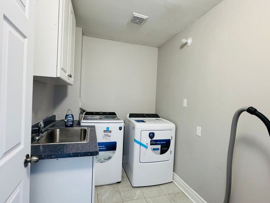 For Lease - 1448 Outlet Drive Unit# 1, Oshawa, Ontario - Photo 1