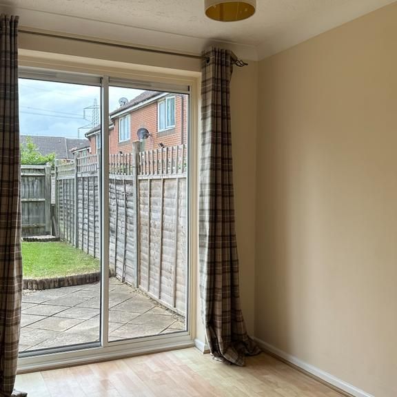 3 bedroom end of terrace house to rent - Photo 1