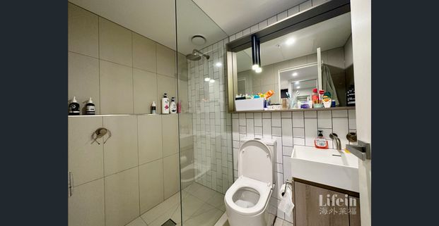 LUXURY AND LIFESTYLE, 2 bedrooms and 2 bathrooms in great location - Photo 1