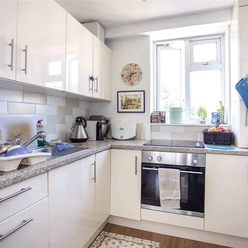 Beecholme Estate, Prout Road, London, E5 9NS - Photo 1