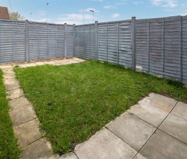 3 bedroom end of terrace house to rent - Photo 3