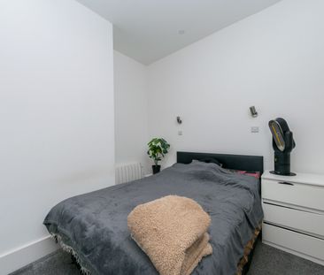 Rose & Crown Apartments, LS12 - Photo 6