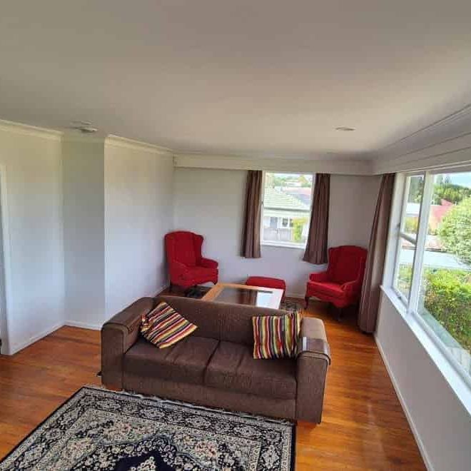 Spacious 4-Bedroom Family Home - Photo 1