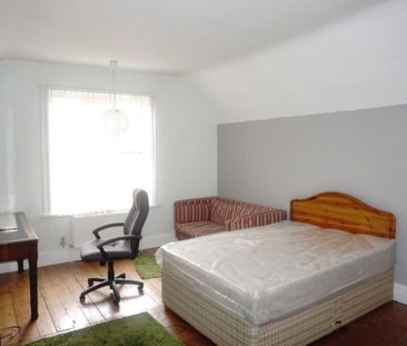 5 bedroom detached house to rent - Photo 4