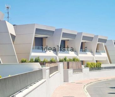 Alquiler de chalet pareado en CL Dingo - Photo 6