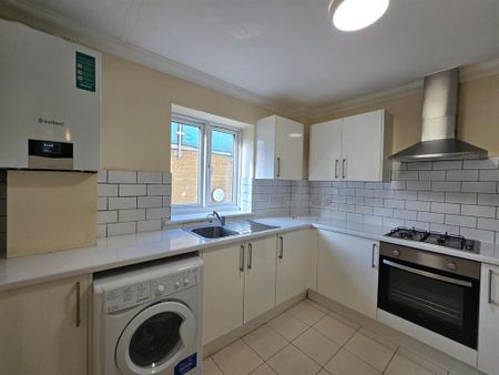 2 bedroom flat to rent - Photo 3