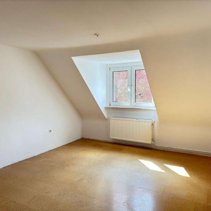 HAGEN - EILPE: GEMÜTLICHE 2 – ZIMMER DACHGESCHOSS - WOHNUNG MIT GARTENMITBENUTZUNG! - Photo 1