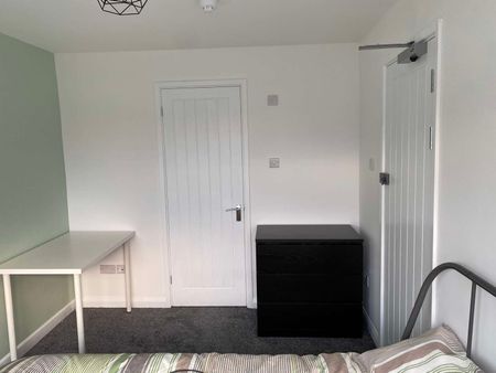 High quality refurbished en-suite rooms for professionals - Photo 4