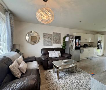 4 bedroom detached house to rent - Photo 1