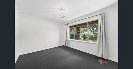 Freshly Updated Gem in Prime Armadale Location! - Photo 4