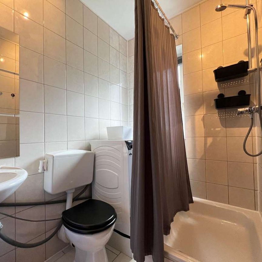 Kaiserslautern-Hohenecken (Nähe Amazon), Wohnung mit Pantryküche und Terrasse in ruhiger Lage - Photo 1