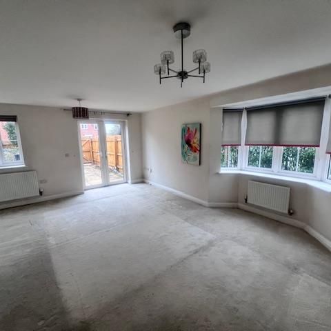 3 bedroom end of terrace house to rent - Photo 1