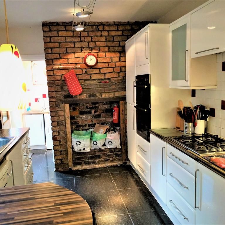 4 bedroom house to rent - Photo 1