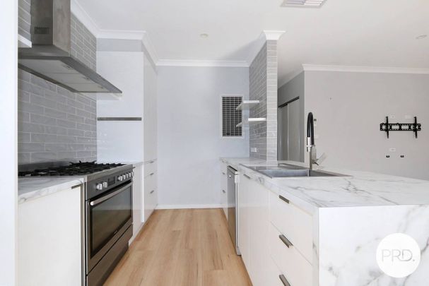LOVELY HOME IN GOOD LOCATION! - Photo 1
