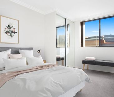 Spacious Modern Apartment in the Heart of Dee Why - Photo 4