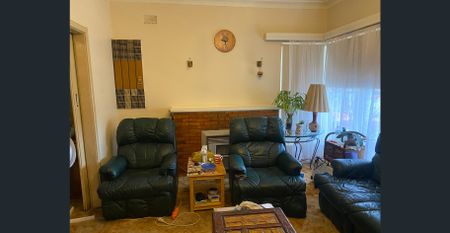 3 bedroom family home in fantastic location! - Photo 2