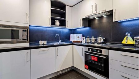 Circus Apartments, Canary Wharf, London E14 - Photo 5