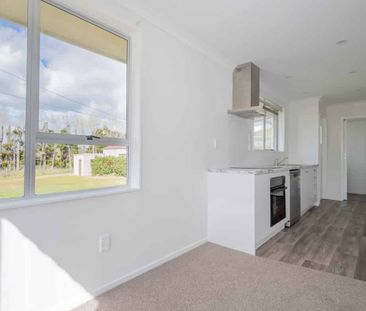 Fully Refurbished 3-Bedroom Rural Home - Log Burner, Views & Space - Photo 4