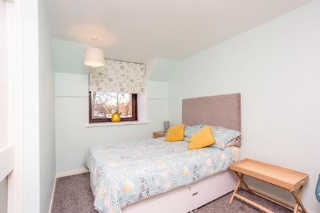 2 bedroom end of terrace house to rent - Photo 3