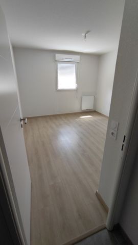 Location Appartement 3 pièces 61m² - Photo 4