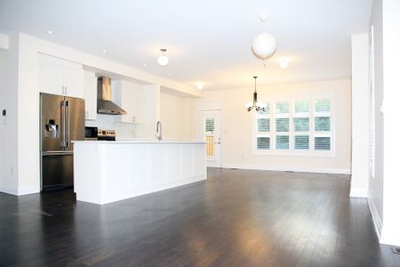 For Lease - 52 Causland Lane, Richmond Hill, Ontario - Photo 3