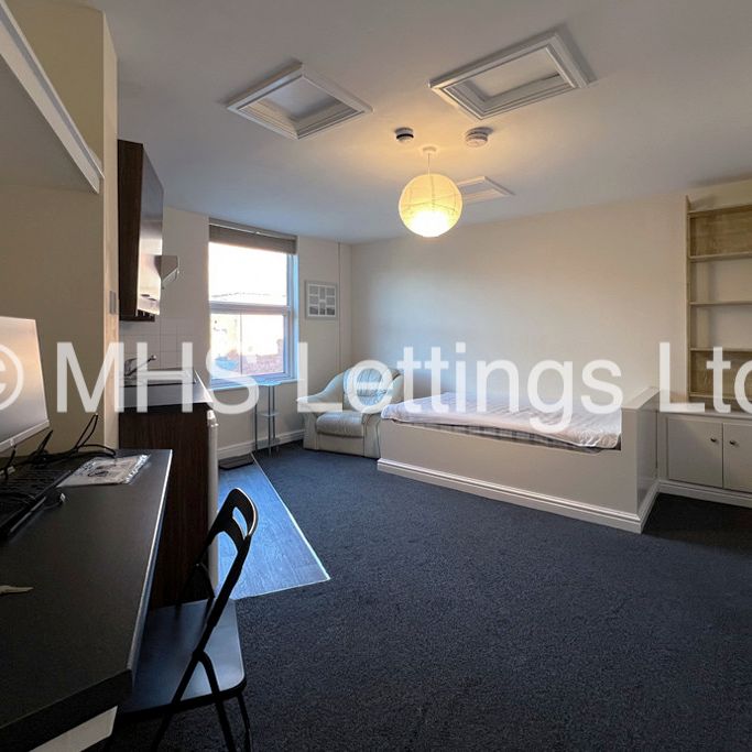 1 Bedroom Studio for rent in Hyde Park Terrace - Photo 1