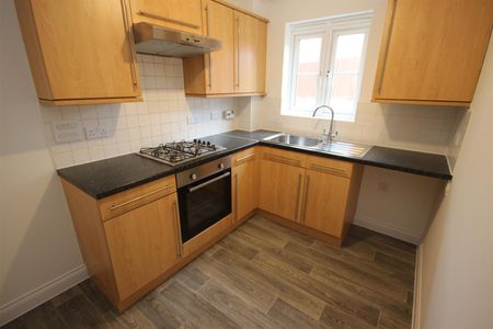 3 bed End of Terrace House for let - Photo 5