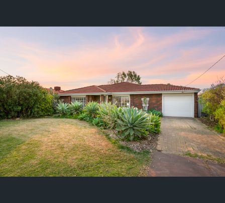 76 Mataitai Loop, Cooloongup, WA 6168 - Photo 1