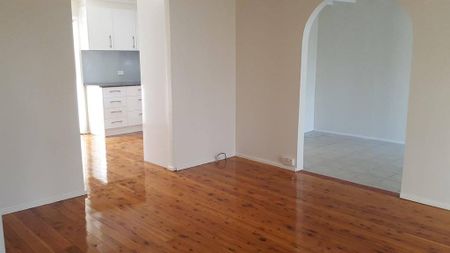 GREAT FAMILY HOME - Photo 3