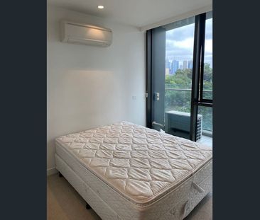 Fully Furnished 2 Bedroom Apartment With Huge Balcony - Photo 1