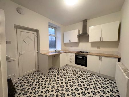 2 bedroom terraced house to rent - Photo 5