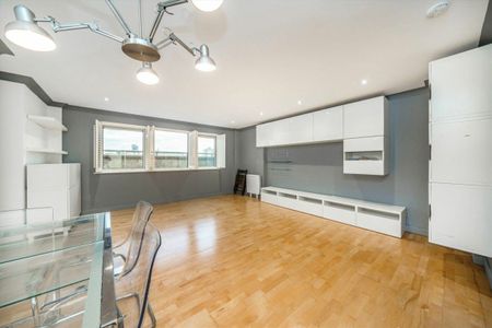 Arnhem Place, Canary Wharf, E14 - Photo 4