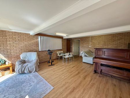 Home For Rent - Photo 5