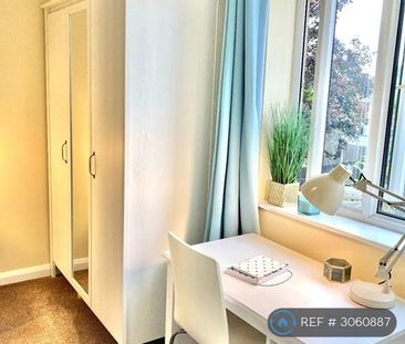 1 bedroom in a house share to rent - Photo 2