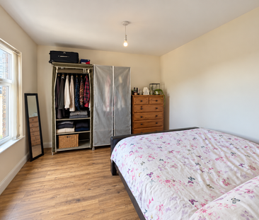 2 bedroom semi-detached house to rent - Photo 3