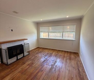 Charming 3BR Henderson Haven - Photo 1